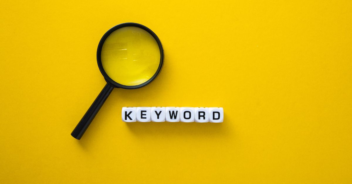 short tail keyword adalah